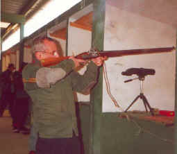 andreu tirando.jpg (25558 bytes)