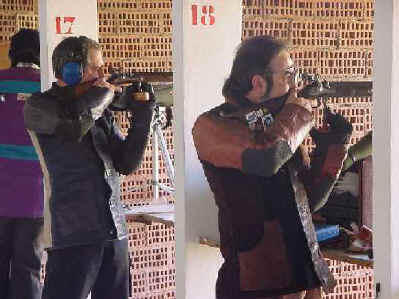 dos grandes tiradores en competicion.JPG (31750 bytes)