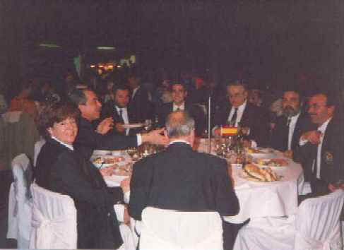 cenaclausura.jpg (13265 bytes)