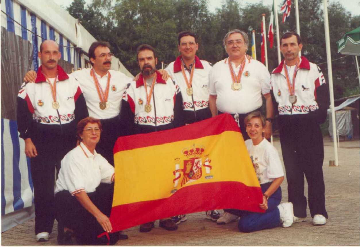 holandabandera.jpg (90249 bytes)