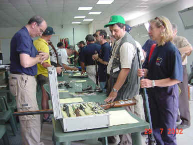 controlarmas.JPG (17799 bytes)