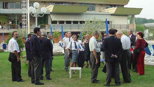 patiotel.JPG (25381 bytes)